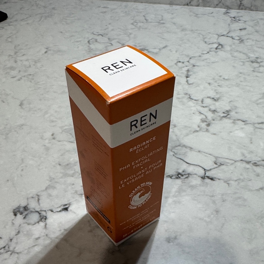 REN Clean Skincare Radiance Éclat PHA Exfoliating Facial - Orange - Picture 4 of 4